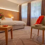 Zufriedenheit 4* Νάουμπουργκ